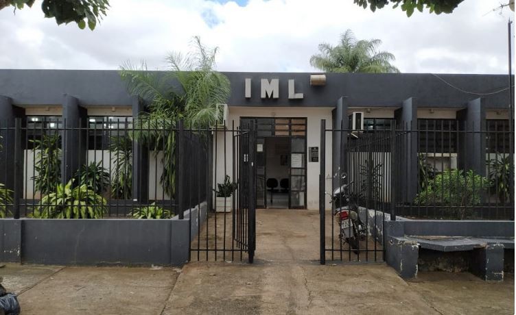 Ossada humana é encontrada em matagal e IML faz exames para confirmar identidade da vítima