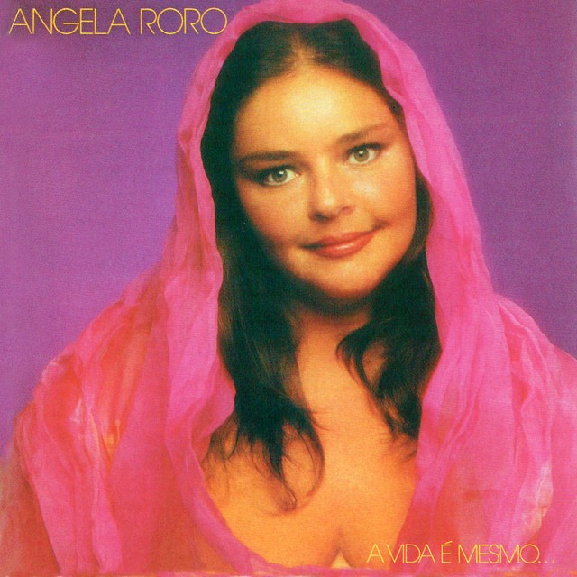 Angela Ro Ro tem duas músicas de (grande) álbum de 1984 reacendidas em discos de Joaquim e Zaina Woz