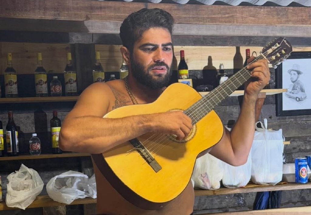 Henrique, da dupla com Juliano, passa férias no Tocantins e se diverte com influenciadores na ‘inauguração de bar’