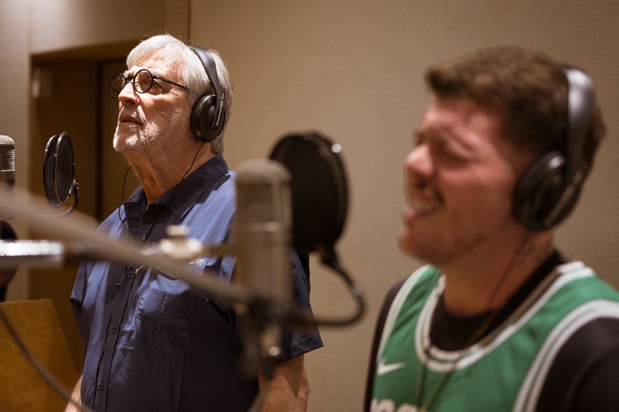 Deixa eu dizer que Ivan Lins recai com certa fluência, em feat com Ferrugem, em samba revitalizado por Marcelo D2