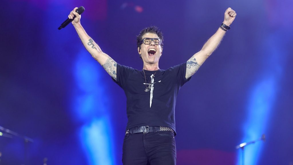 Dinho manda recado a ministros e políticos antes de tocar ‘Que país é este’ no Rock in Rio